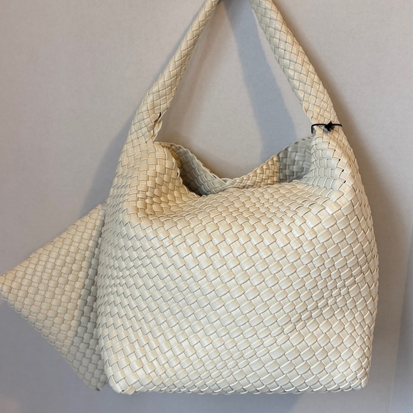 Rachel Zoe Cream Woven Women's Bag with Matching Wristlet - Picture 2 of 9